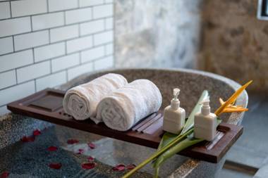 Nipa Villa - Healing and Lifestyle Centre