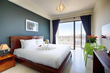 Backhome Hostel & Bar