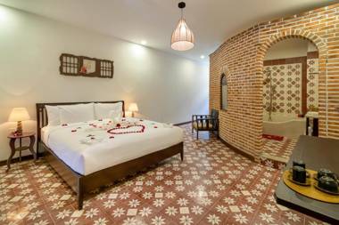 Blooms Boutique Village