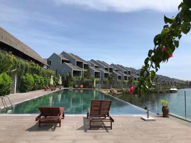 Camry Villa Casamia Hội An