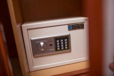 Lakeside Palace Hotel