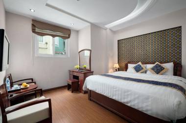 Lakeside Palace Hotel