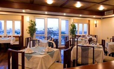 Quoc Hoa Premier Hotel