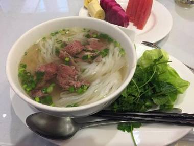 Holiday Suites Hotel & Spa