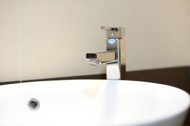 Holiday Suites Hotel & Spa