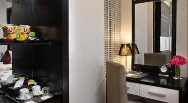 Queen's Central Hotel