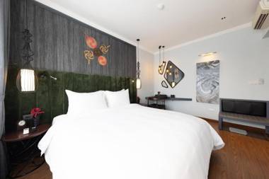 La Mejor Hotel & Sky Bar