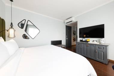 La Mejor Hotel & Sky Bar