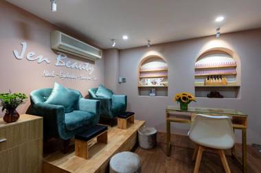 Skylark Hotel