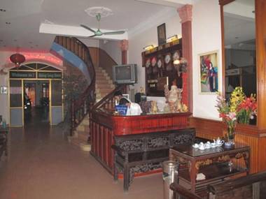 SPOT ON 693 Hoang Long Hotel