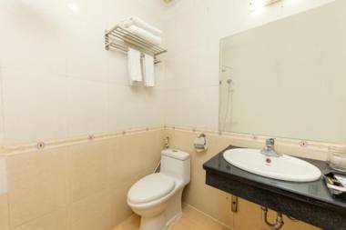 OYO 387 Bach Duong Hotel