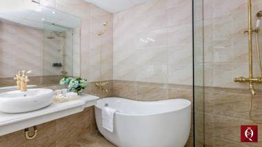 Silk Queen Grand Hotel