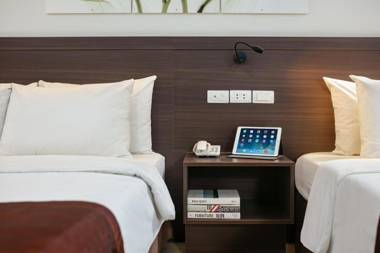 RedDoorz Quang Chung Hotel Le Van Thiem