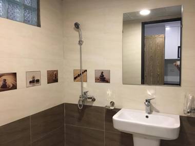 V House 5 Serviced Apartment