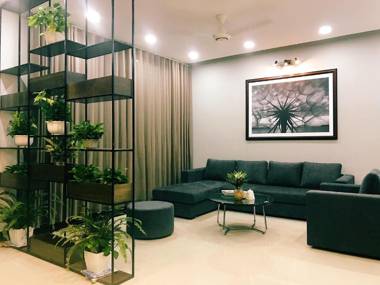 V House 6 Serviced Apartment