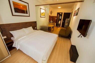 Elegant Studio Yet Kieu