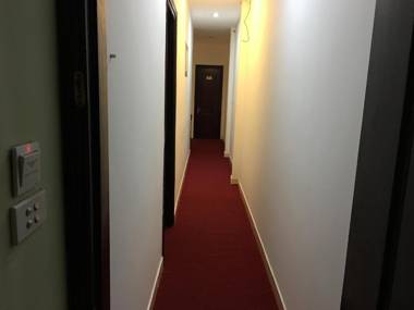 The Queen Hotel & Spa 2