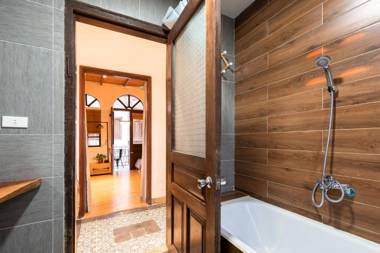 1990s Bright Apt/Romantic&Huge BALCONY/H.Kiem Dist