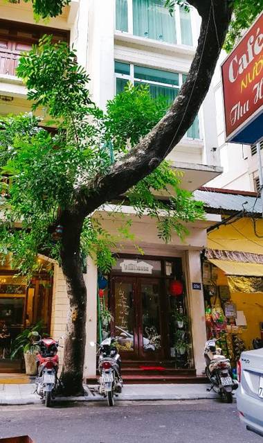 VietHome-Doorstep to Hoan Kiem Lake