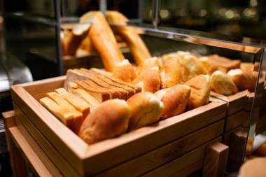 May De Ville Legend Hotel & Spa