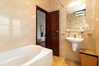 WECOZY HANOI - Railway Side The Old Quarter