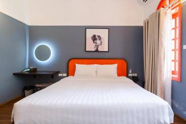 The Poppy Villa & Hotel