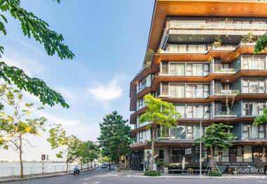 Moon West Lake Hotel & Residence