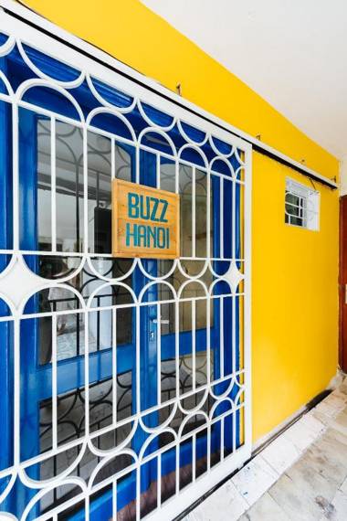 Buzz Hanoi 2 Bedroom in Old Quarter with Balcony