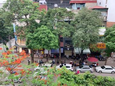 The Sunshine Balcony Homestay near Hoan Kiem Lake 