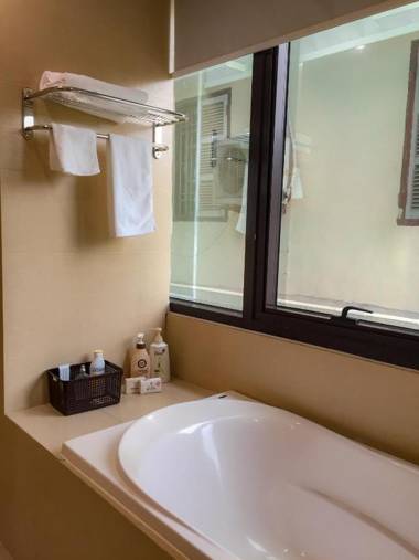 HB Serviced Apartment - 121B Quan Hoa