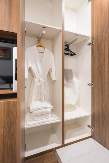 Narcissus Hotel & Apartment