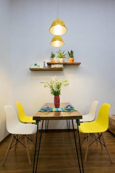 Holly's Hidden Nest in Prime Location No Lift