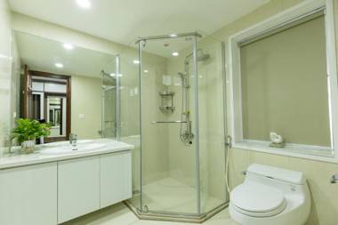 LIVIE Hanoi Ham Long