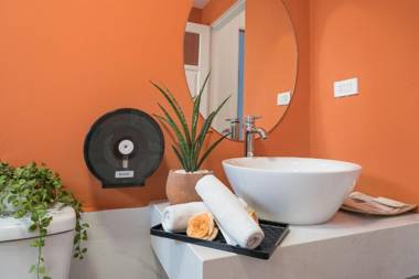 C o r o n a Hanoi House