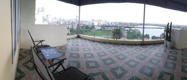 Tan Long Lakeside Hotel