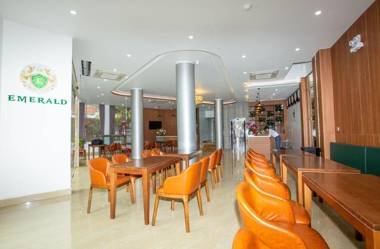 Emerald Hotel Cát Bà