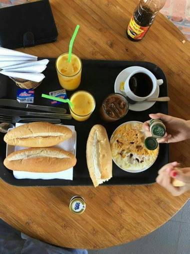 Lang Ca voi (The Whales Village)