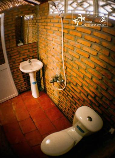 iHome Backpacker Resort - The iHome Original