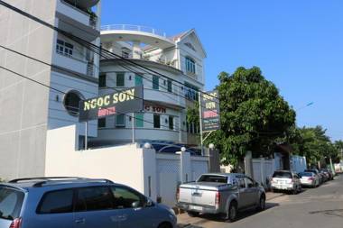 Ngoc Son Hotel