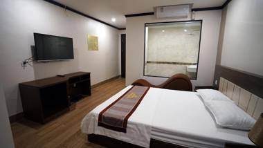 Khách Sạn Hoàng Gia II