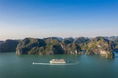 Heritage Cruises Cat Ba Archipelago