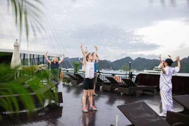 Genesis Regal Cruise