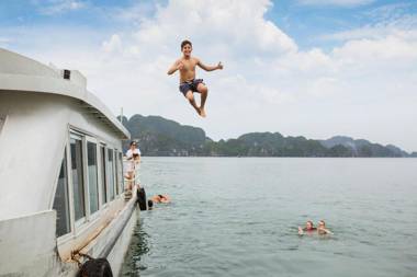 Genesis Regal Cruise