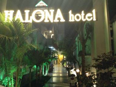 Halona Hotel