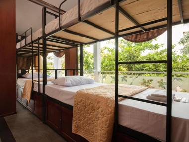 Catba Central Hostel