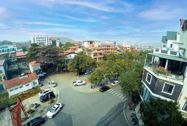 Khách sạn Hoàng Yến