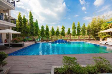 Khu Nghỉ Dưỡng Hương Sen - Bình Mỹ Củ Chi