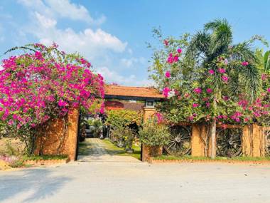 Khu Nghỉ Dưỡng Hương Sen - Bình Mỹ Củ Chi