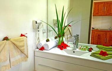 Tropicana Lagoon Apartments