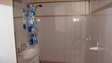 Coral Motel & Apartments